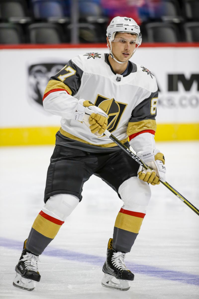 Ruský hokejista Vadim Šipačov v dresu Las Vegas Golden Knights.