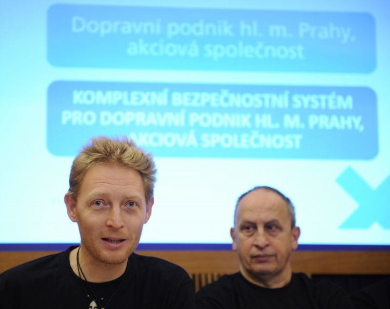 Karel Janeček (vlevo) a Jan Kraus, zakladatelé Nadačního fondu proti korupci. 