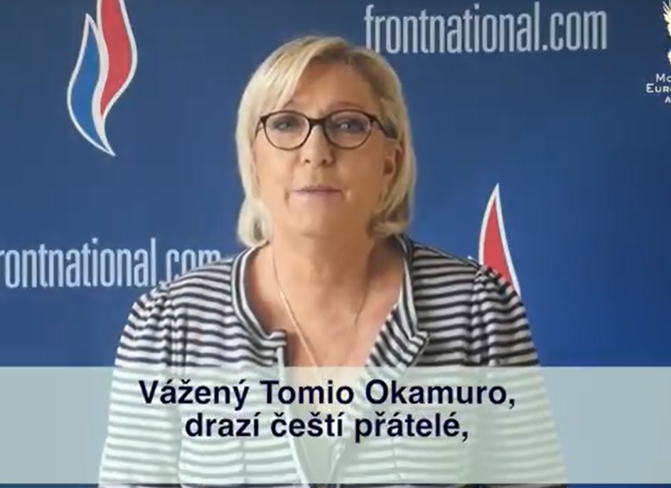 Marine Le Penová na videu zveřejněném na YouTube.