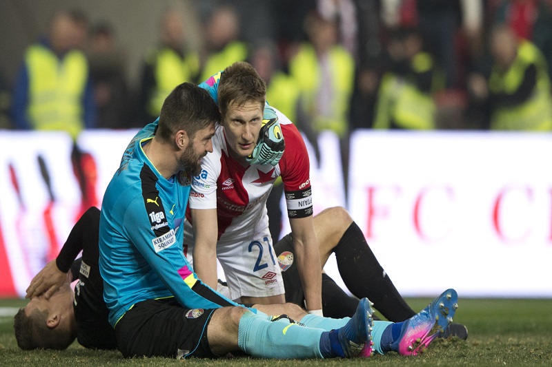 Matúš Kozáčik a Milan Škoda v posledním vzájemném utkání.