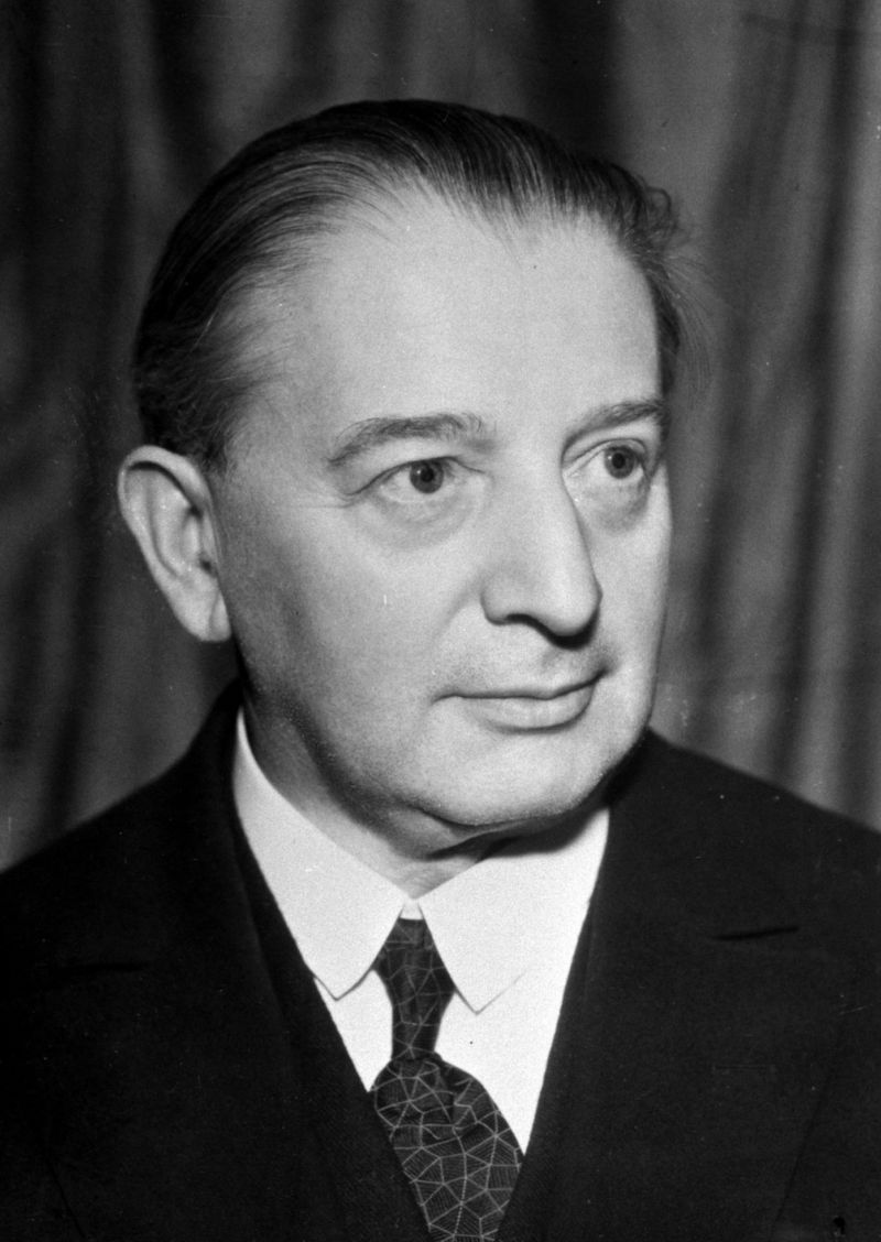 Hudební skladatel a etnograf Jindřich Jindřich. Hudební skladatel a etnograf Jindřich Jindřich.