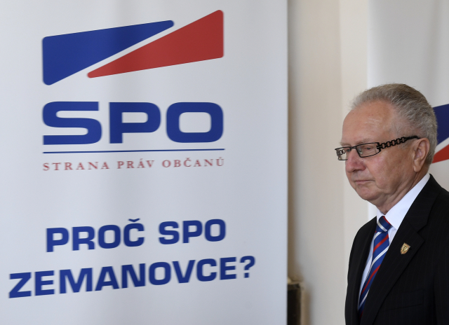 Předseda Strany práv občanů Jan Veleba.