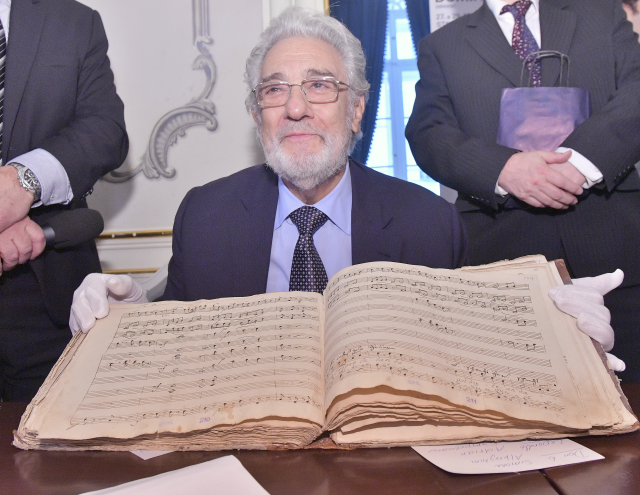 Slavný pěvec Plácido Domingo.