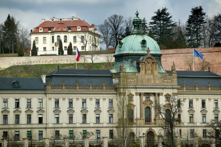 Úřad vlády a Kramářova vila. Úřad vlády a Kramářova vila.