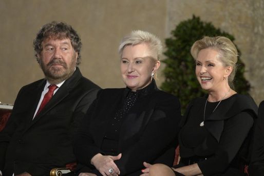 Zleva režisér Zdeněk Troška, operní pěvkyně Eva Urbanová a zpěvačka Helena Vondráčková.
