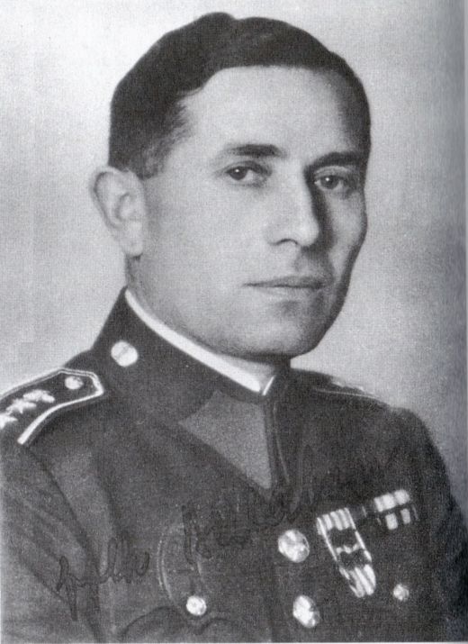 Jeden z proslulých tří králů českého odboje plukovník Josef Balabán. Jeden z proslulých tří králů českého odboje plukovník Josef Balabán.