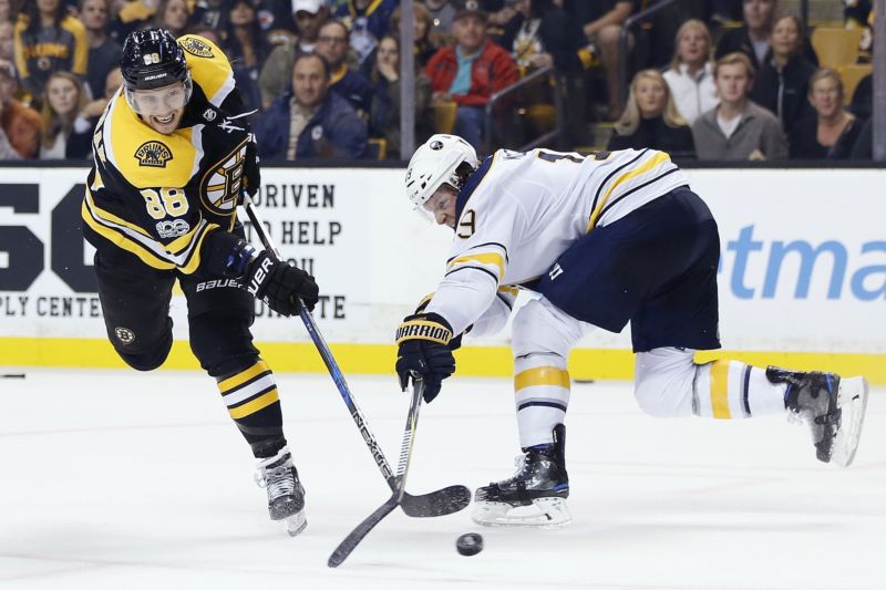 Ani tři asistence Davida Pastrňáka Bostonu k vítězství nepomohly. Ani tři asistence Davida Pastrňáka Bostonu k vítězství nepomohly.