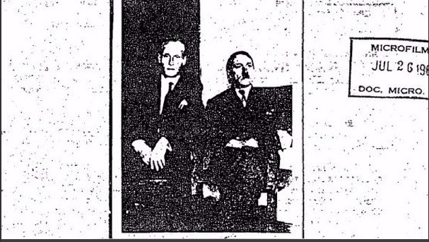 Fotka informátora Phillipa Citroena s mužem, co měl údajně být Adolf Hitler.