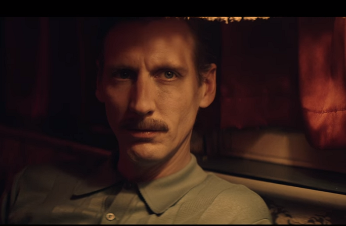 Snímek o finském malíři, který používal pseudonym Tom of Finland a věnoval se výhradně zobrazování homosexuálních mužů.