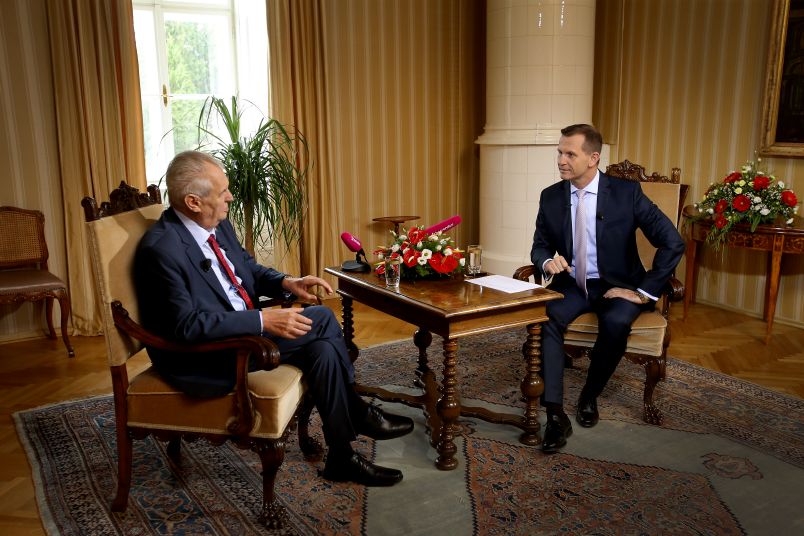 Prezident Miloš Zeman (vlevo) a generální ředitel televize Barrandov Jaromír Soukup.