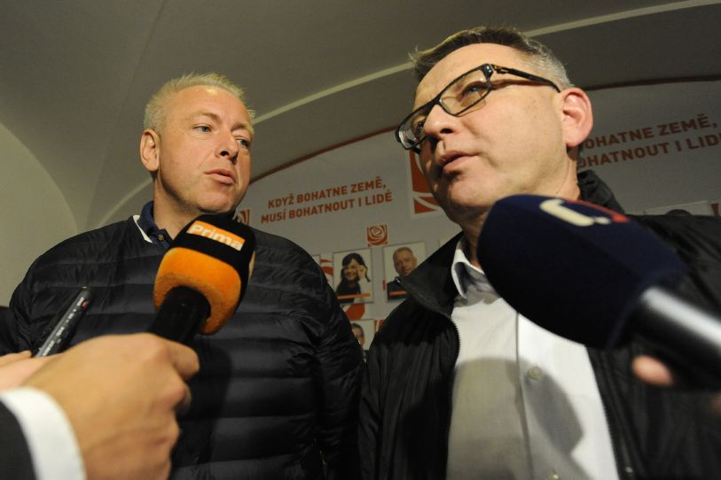 Milan Chovanec (vlevo) a Lubomír Zaorálek. Milan Chovanec (vlevo) a Lubomír Zaorálek.