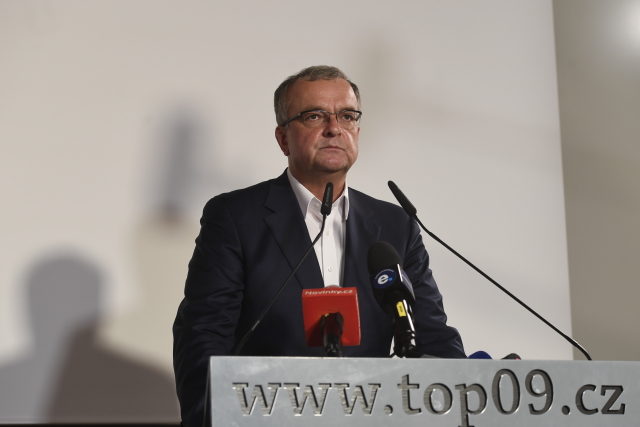 Miroslav Kalousek Topolánkovu kandidaturu vítá.