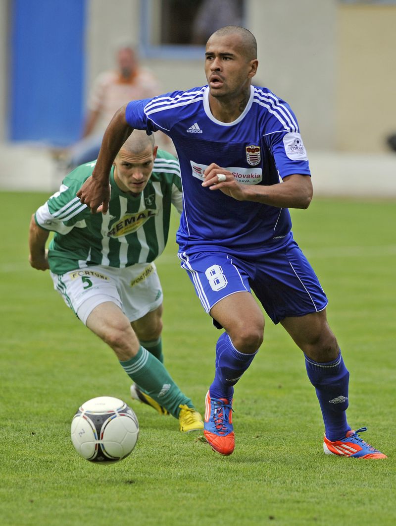 Obránce Tiraspolu Dionatan Teixeira. Obránce Tiraspolu Dionatan Teixeira.