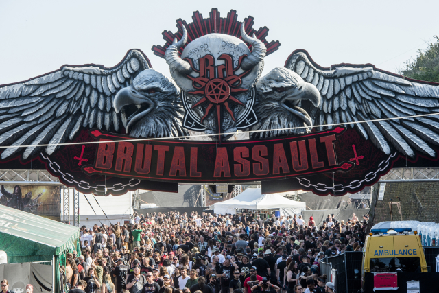 Snímek z festivalu Brutal Assault.
