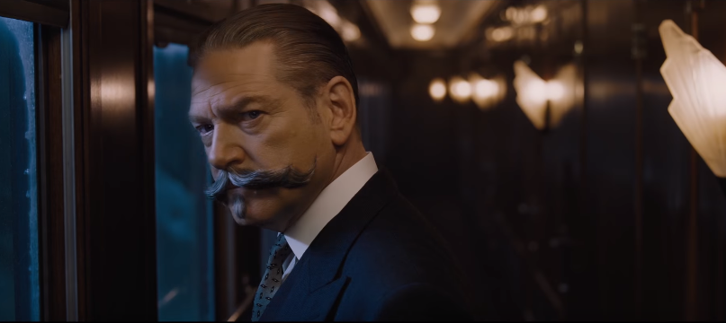 Kenneth Branagh v roli Hercula Poirota.