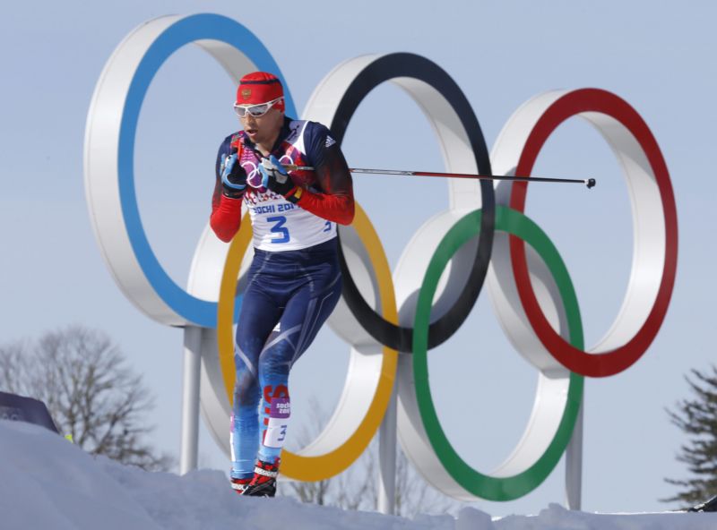 Běžec na lyžích Alexander Legkov je jedním ze sportovců, kteří mají účast na hrách doživotně zakázanou.