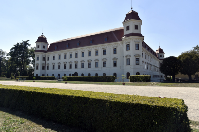 Zámek Holešov.