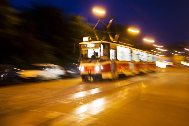 Fanoušci napadli muže v pražské tramvaji (ilustrační foto).