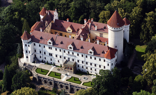 Zámek Konopiště láká na osud následníka trůnu Františka Ferdinanda d'Este a jeho potomků. Zámek Konopiště láká na osud následníka trůnu Františka Ferdinanda d'Este a jeho potomků.