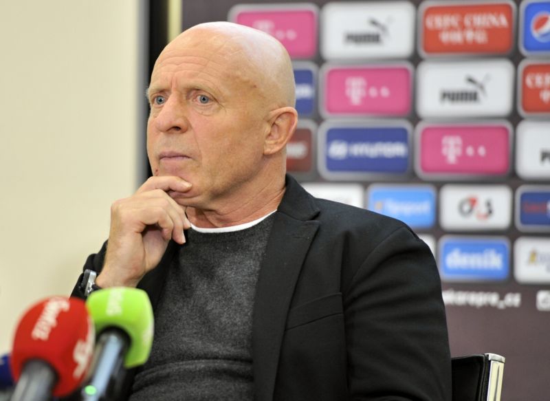 Trenér fotbalové reprezentace Karel Jarolím.