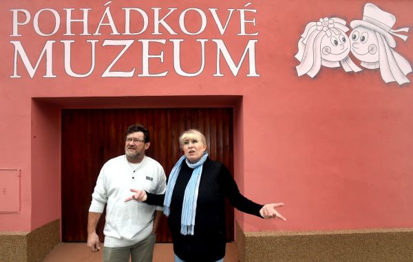Majitelé divadla i muzea Milan a Marie Petrovští. 