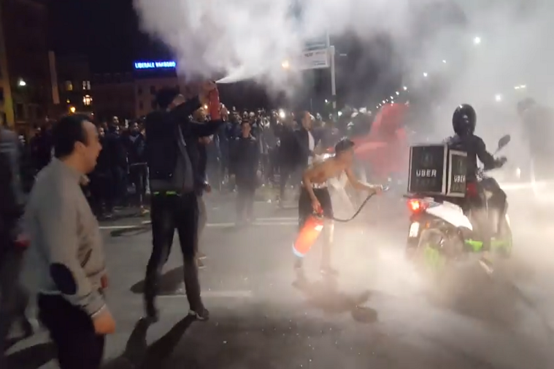 Maročtí vandalové oslavovali v Bruselu postup na mistrovství světa.