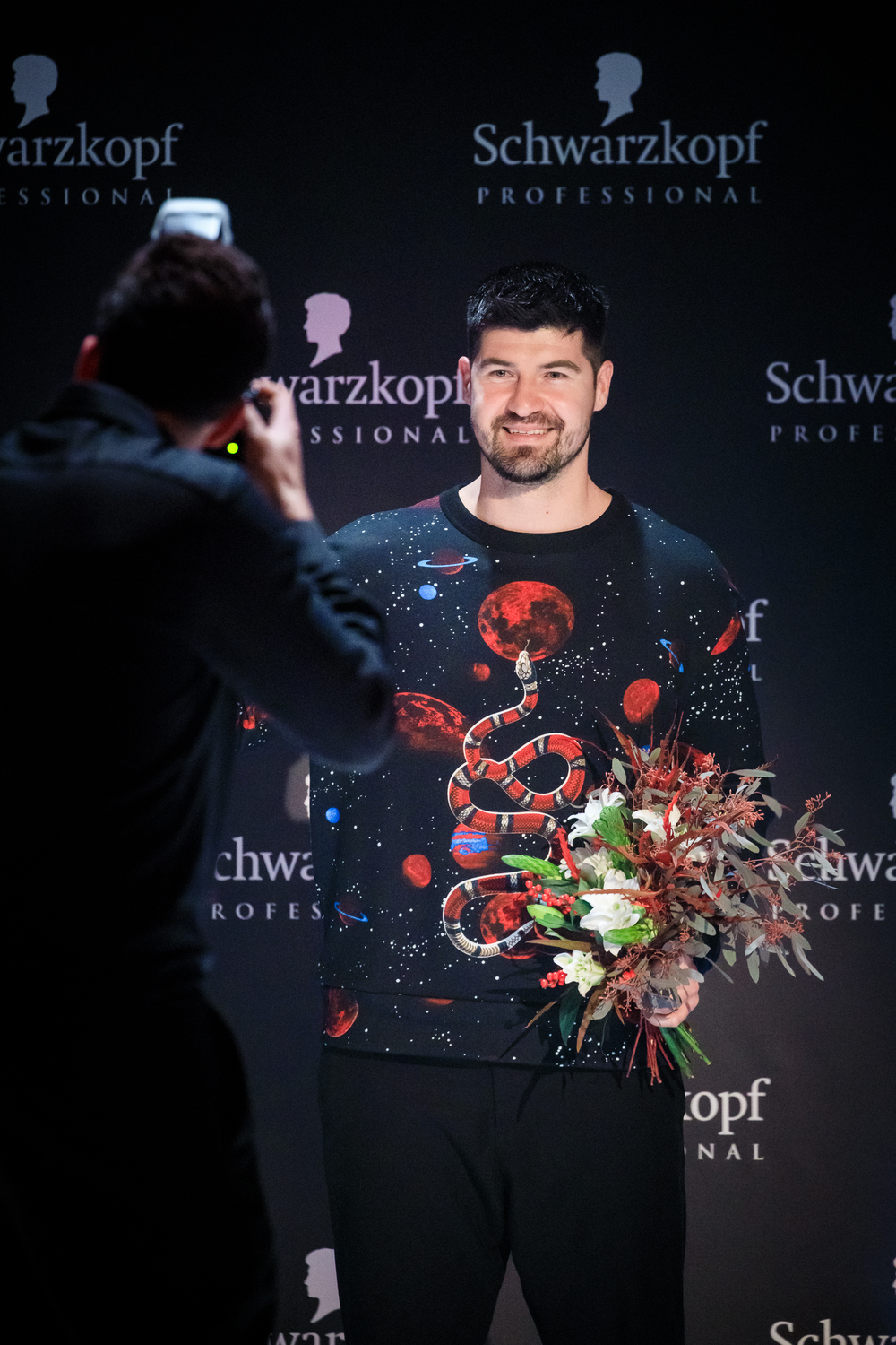 Kadeřníkem roku se stal Igor Sedlák ze slovenského Prešova. Kadeřníkem roku se stal Igor Sedlák ze slovenského Prešova.