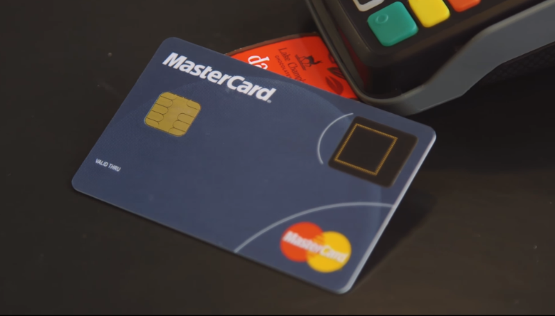 Biometrická platební karta.