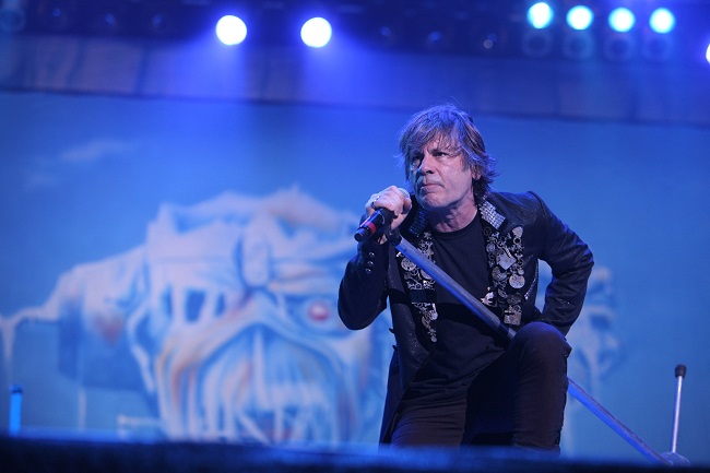 Zpěvák Bruce Dickinson (na snímku) ze skupiny Iron Maiden.