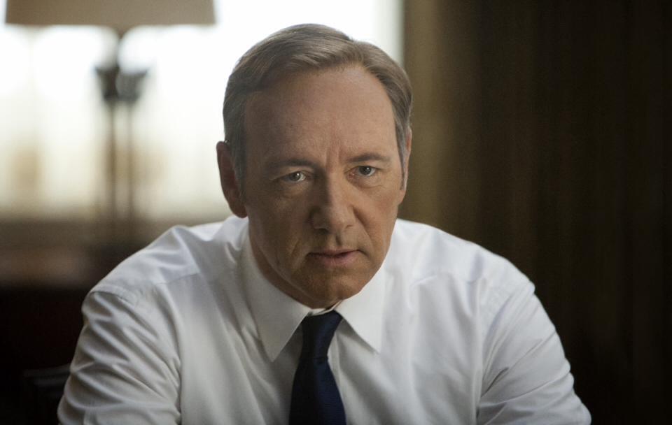 Kevin Spacey v seriálu Dům z karet.