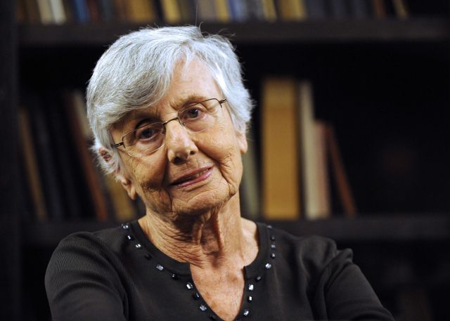 Spisovatelka Ruth Bondyová. Spisovatelka Ruth Bondyová.