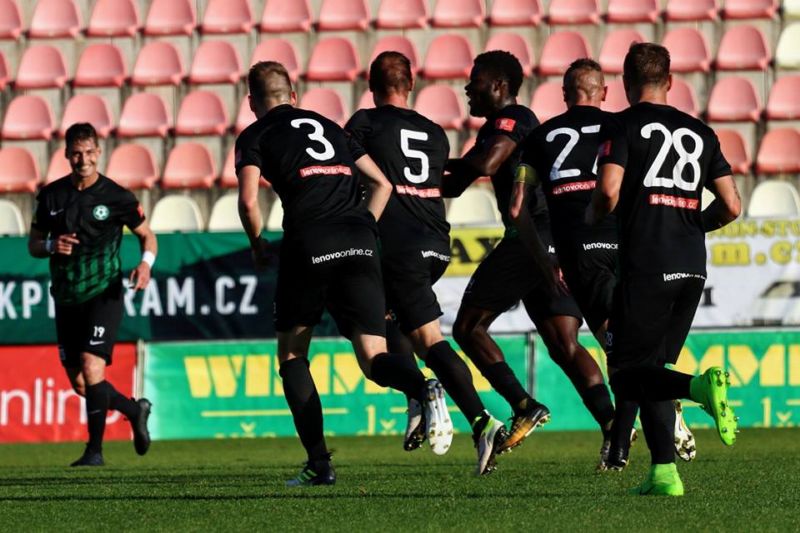 Fotbalisté druholigové Příbrami vyhráli v Pardubicích.