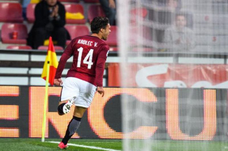 Václav Kadlec slaví gólovou trefu.