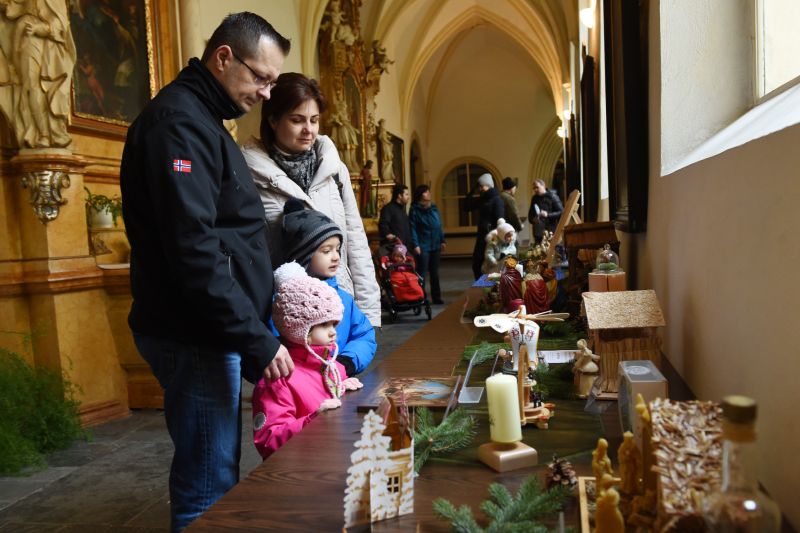 Výstava betlémů v kostele svatého Michala, Festival vánoční hudby 2016, Olomouc.