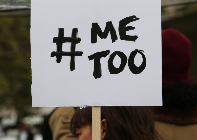 Kampaň MeToo. Hnutí MeToo ožilo po aféře filmového producenta Harveyho Weinsteina.