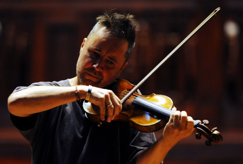 Nigel Kennedy.
