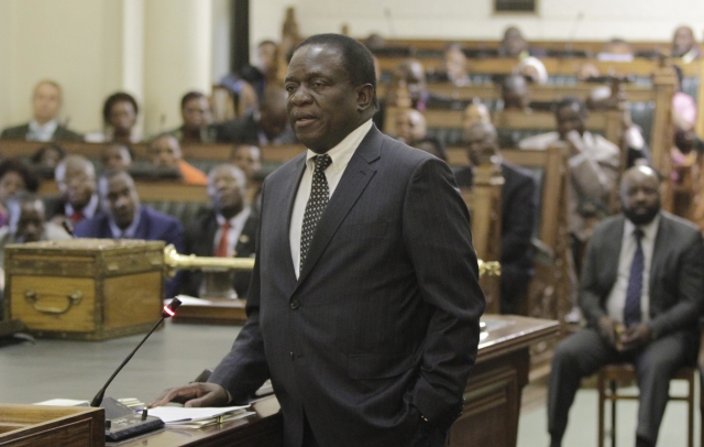 Budoucí prezident Emmerson Mnangagwa.