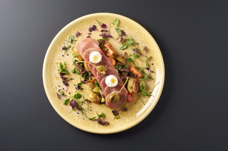 Tuňákový salát Nicoise.