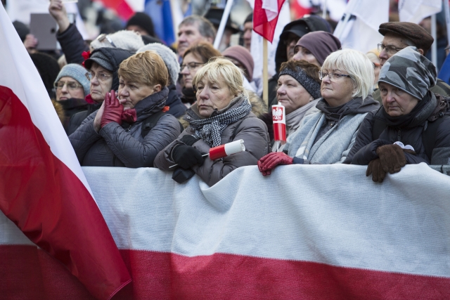 Ve stovce polských měst se konají demonstrace (ilustrační foto).