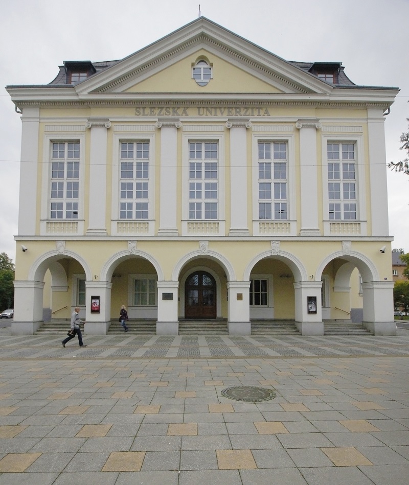 Slezská univerzita Opava.