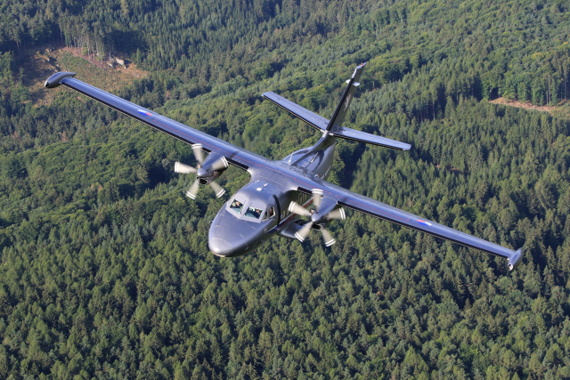 Transportní dopravní letoun Let L-410 Turbolet.