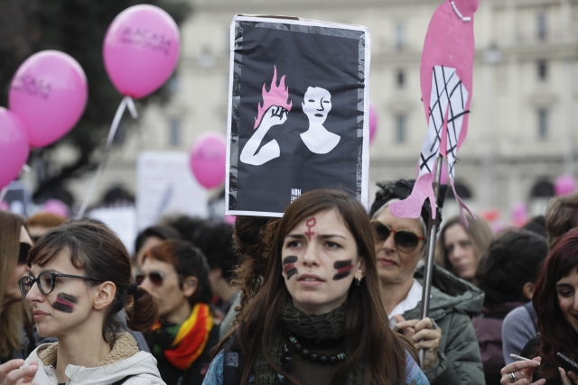 Demonstrace na podporu diskriminovaným ženám v Itálii.