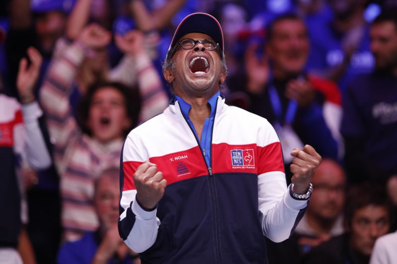 Tenisté Francie slaví desátý Davis Cup v historii.