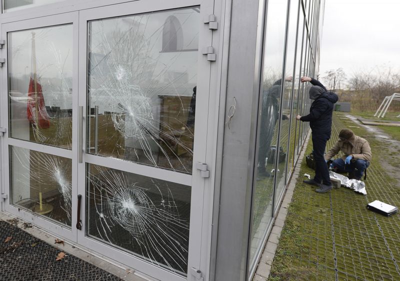 Ve Varšavě útočníci poničili muslimské středisko.