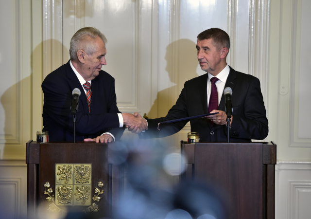 Prezident Miloš Zeman (vlevo) a Andrej Babiš.