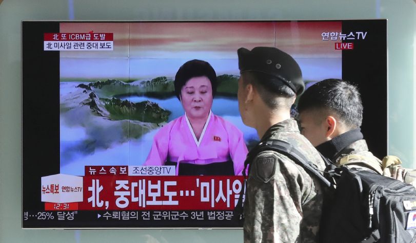 Vysílání severokorejské televizi sledují v jihokorejské metropoli Soulu.