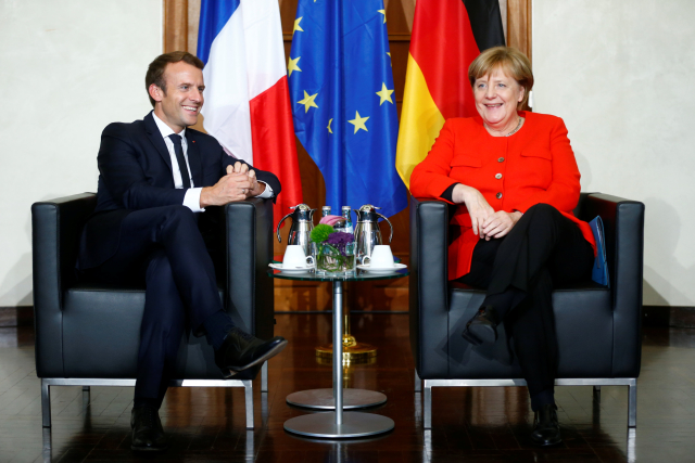 Francouzský prezident Emmanuel Macron a německá kancléřka Angela Merkelová.
