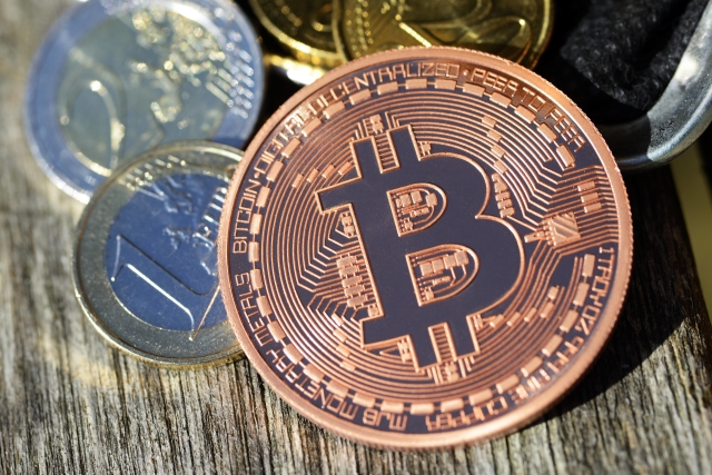 Bitcoin, digitální měna.