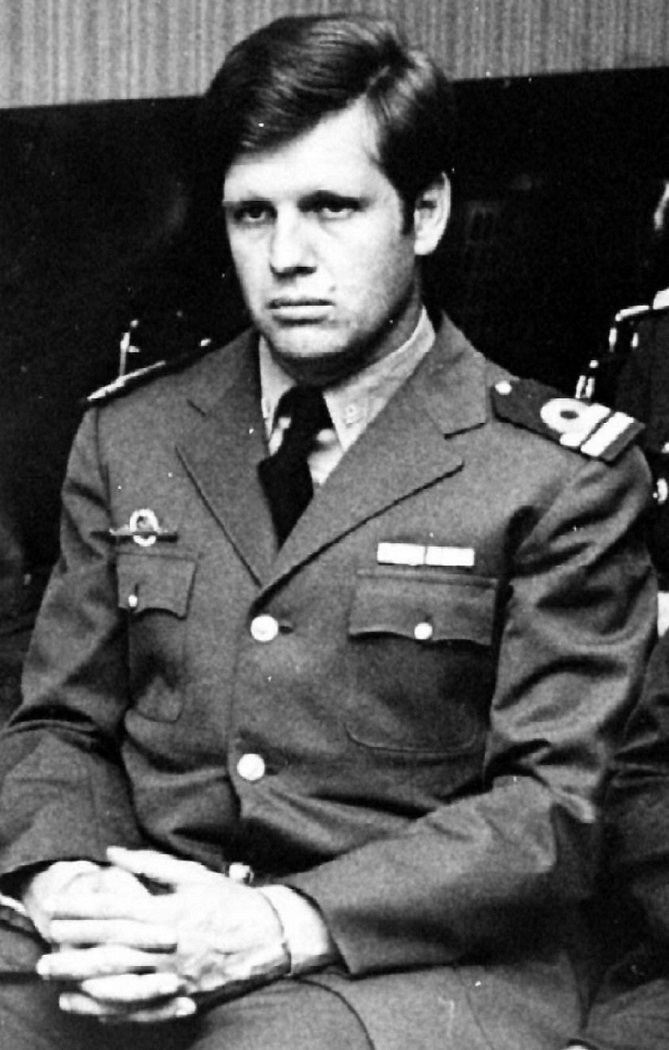 Bývalý kapitán argentinského námořnictva Alfred Astiz (na nedatovaném archivním snímku).