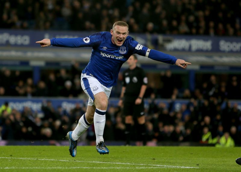 Wayne Rooney zařídil vítězství hattrickem. Wayne Rooney zařídil vítězství hattrickem.